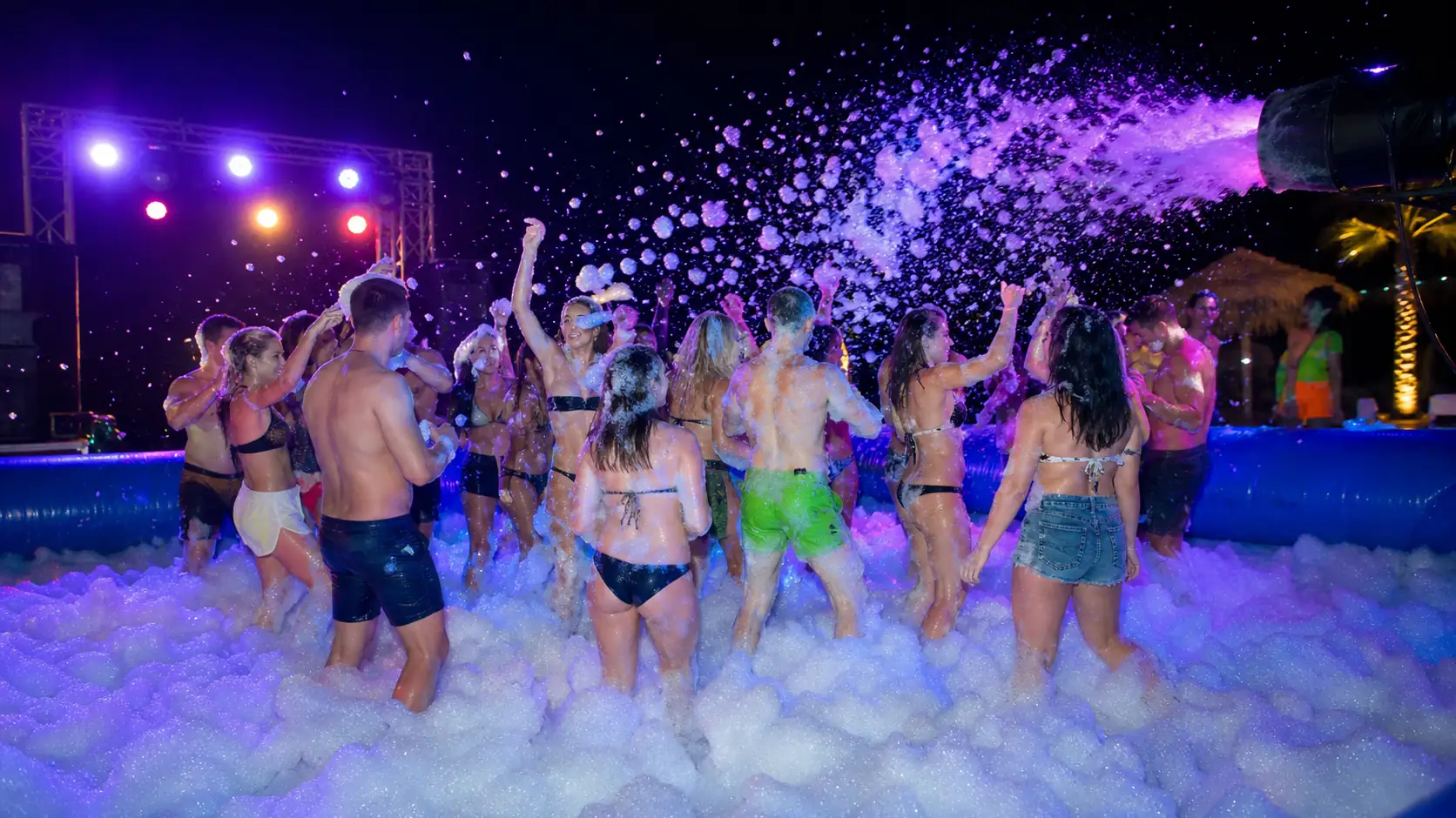 Inflatable Foam Pit & Foam Party Machine Guide for Event Operators