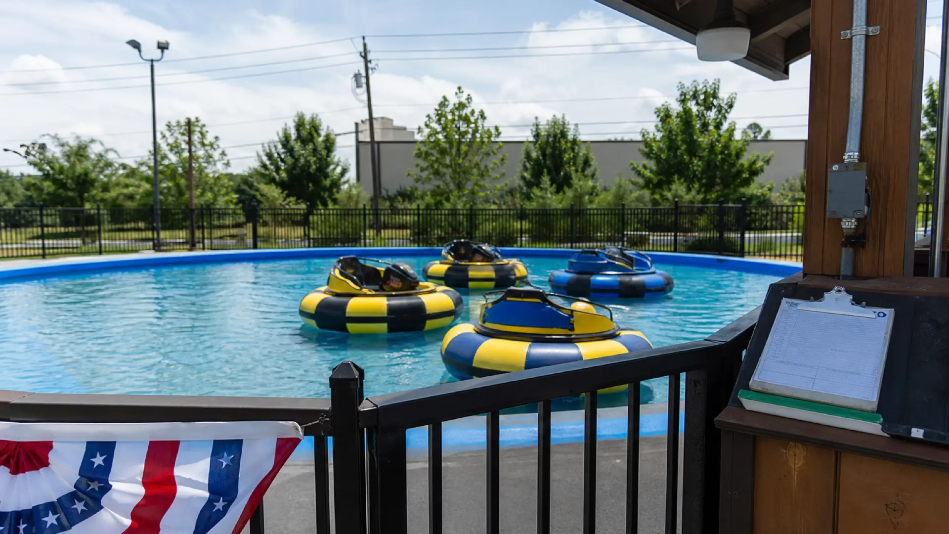 Entreprise de location de bumper boats : coûts d'exploitation, modèles de revenus et guide de maintenance pour les opérateurs aux États-Unis
