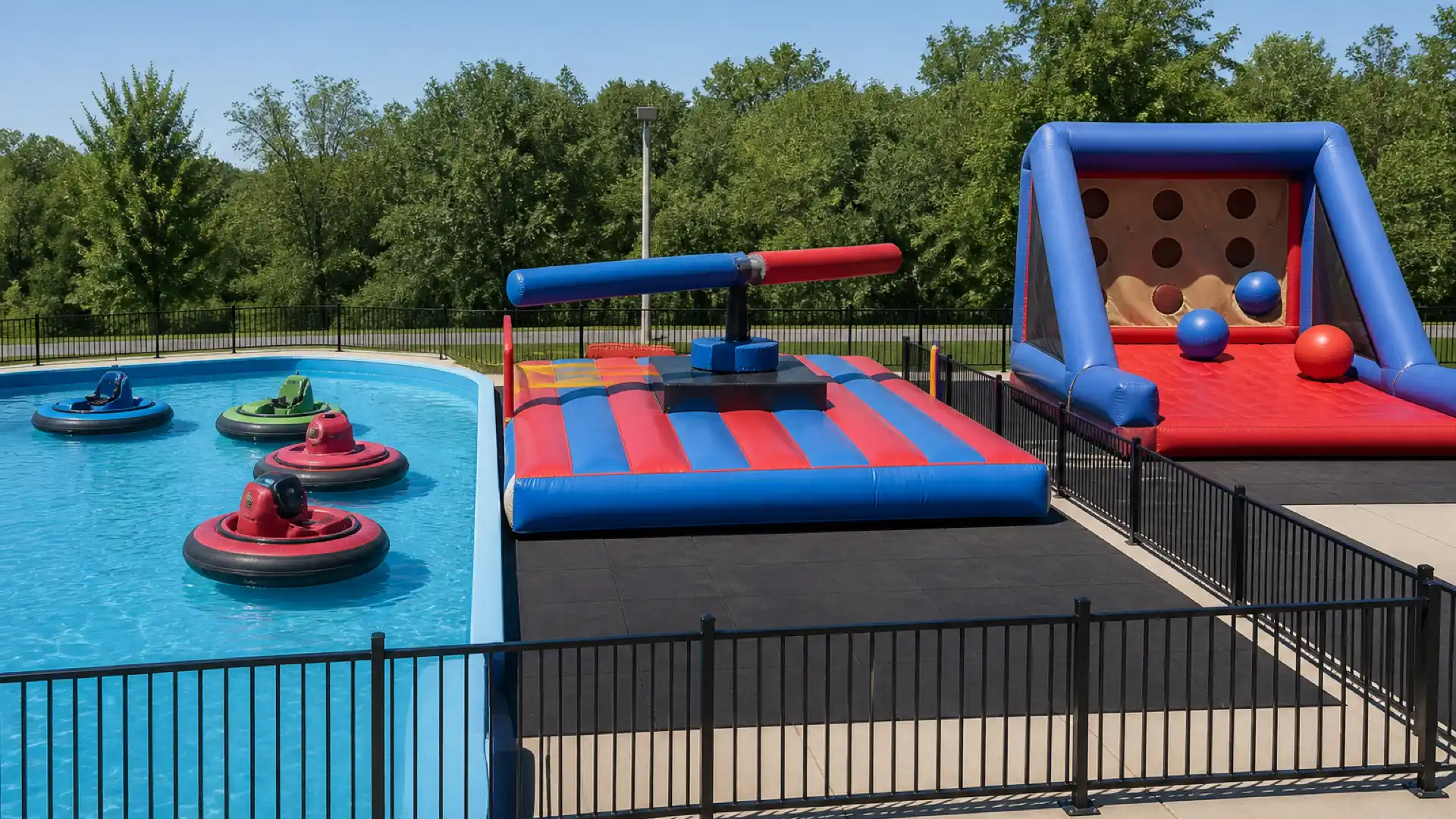 Comparatif des jeux gonflables aquatiques : Bumper Boats vs Wipeout vs Big Baller