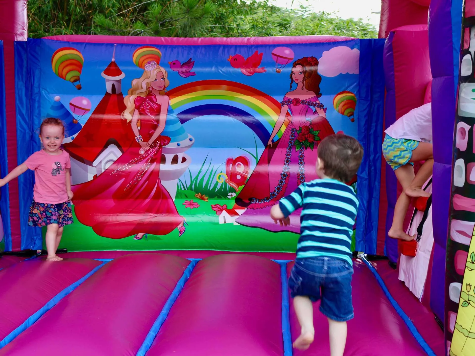 Top 10 Commercial Inflatable Bounce Houses for Rental Business in 2023