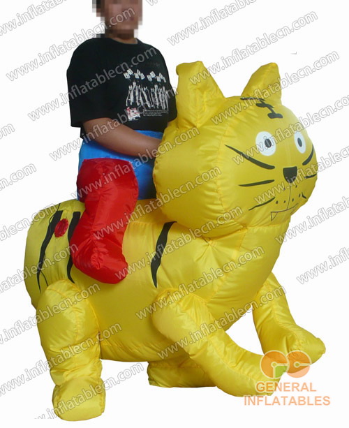 GM-006 Gato Dorado Inflable en Movimiento